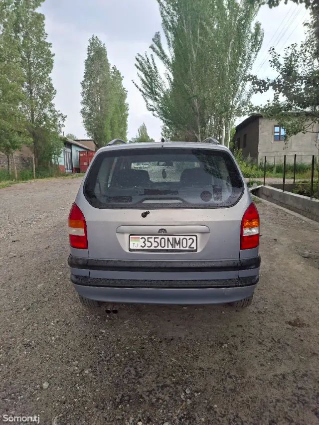 Opel Zafira 2002 · 1.8 MT