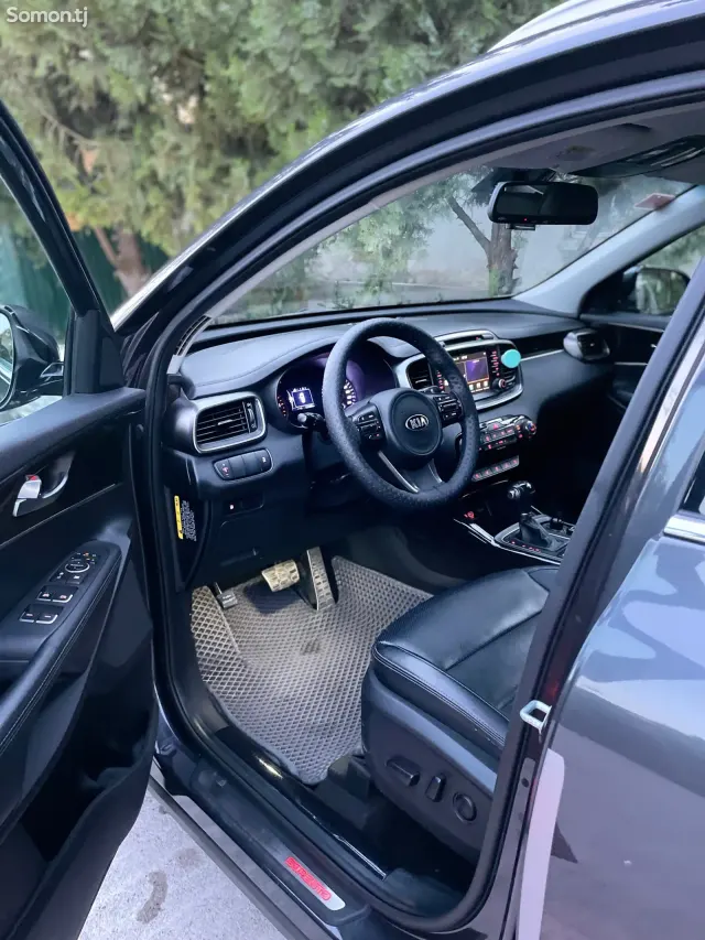 Kia Sorento 2016 · 2.0 AT
