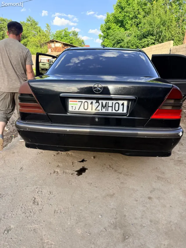 Mercedes-Benz C class 2000 · 2.0 AT