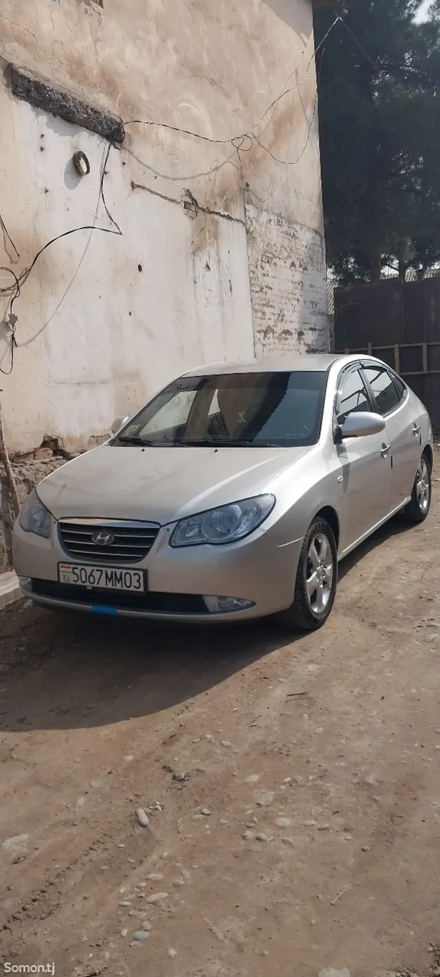Hyundai Avante 2009 · 1.6 AT