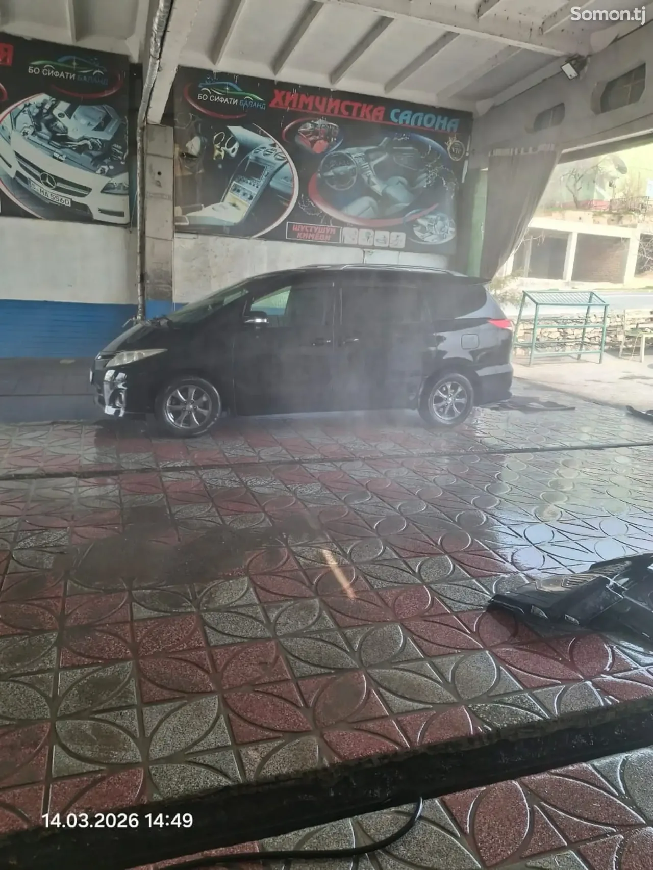 Toyota Estima 2010 · 2.4 AT
