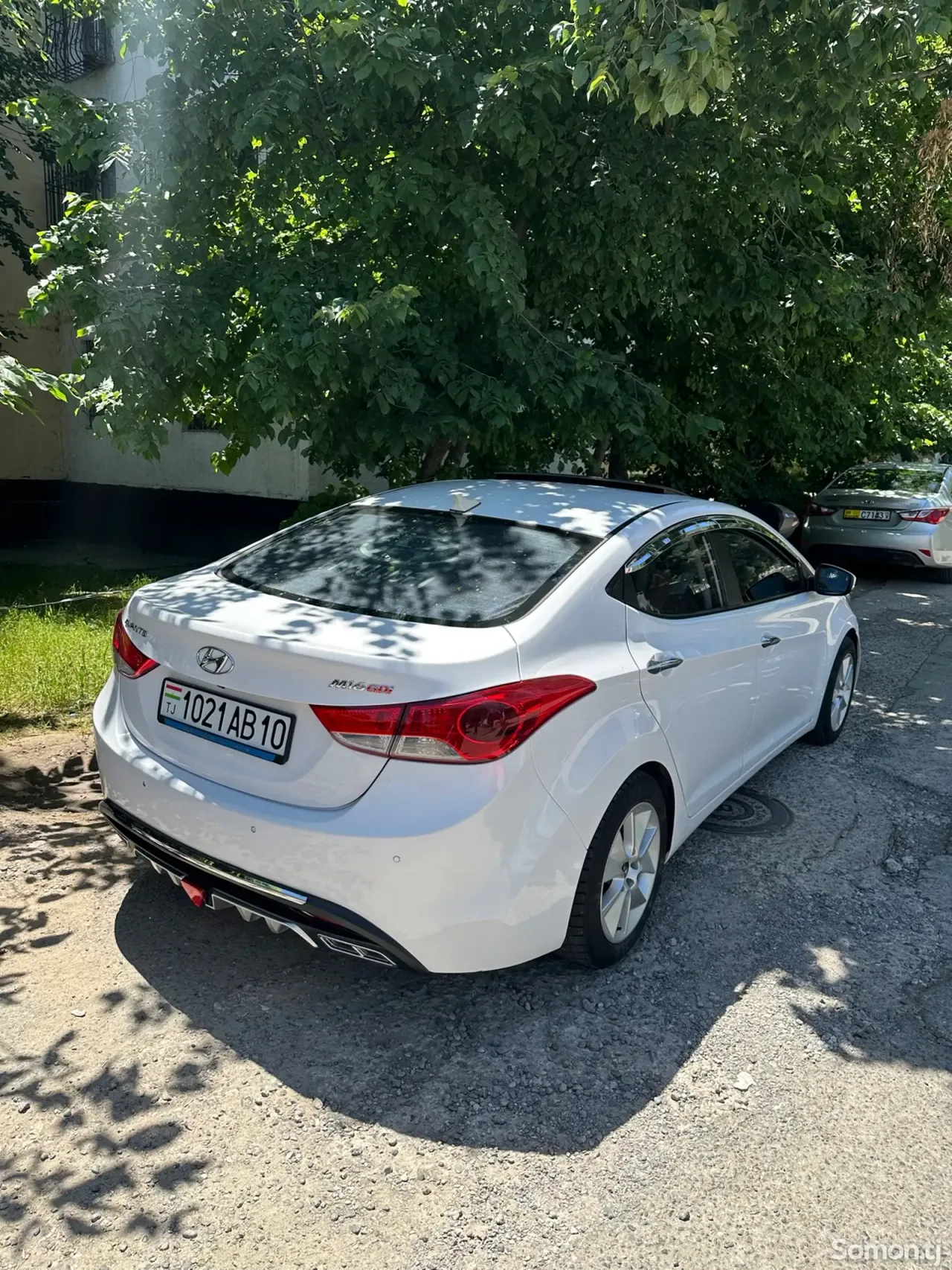Hyundai Avante 2012 · 1.6 AT