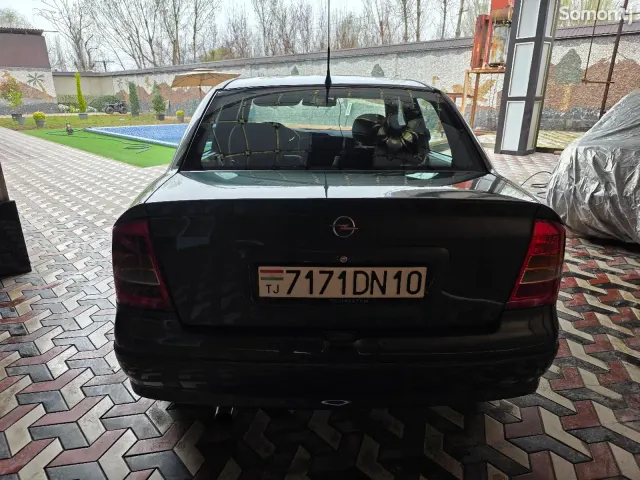 Opel Astra G 2001 · 1.6 MT
