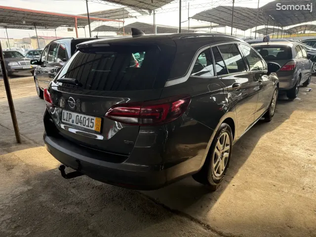 Opel Astra K 2016 · 1.6 AT