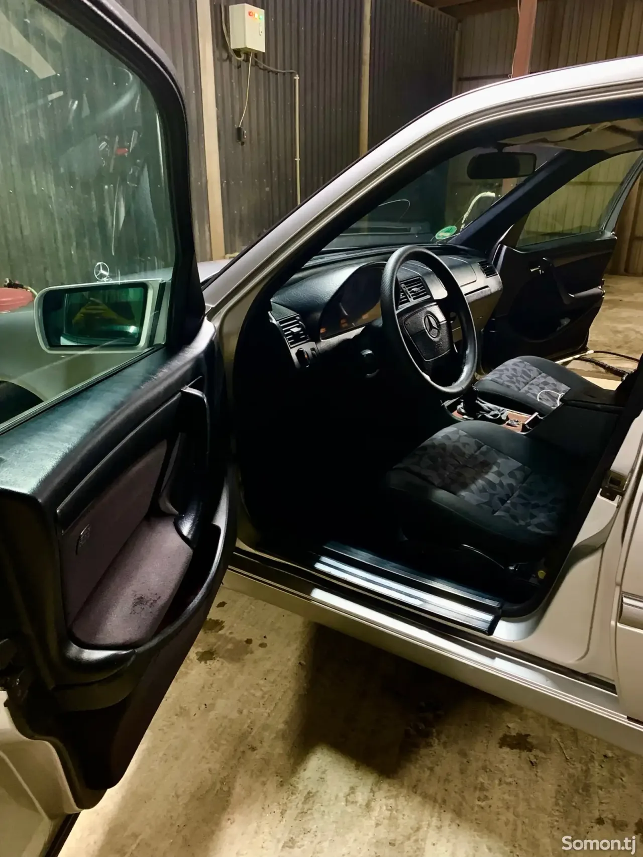 Mercedes-Benz C class 1999 · 1.8 MT