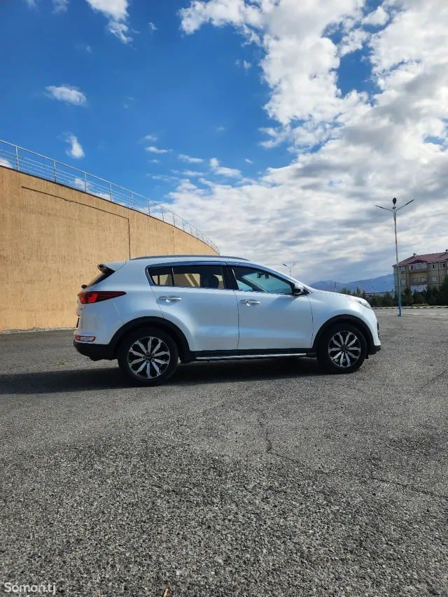 Kia Sportage 2015 · 1.7 AT