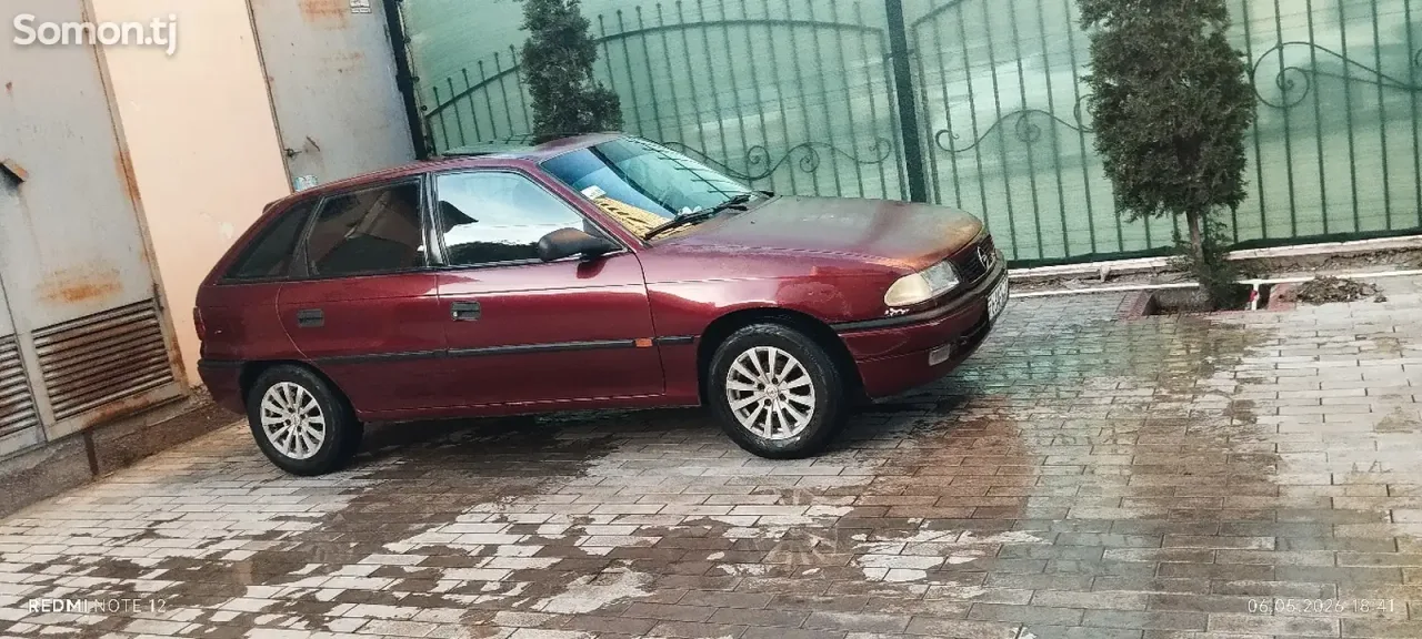 Opel Astra F 1995 · 1.6 MT