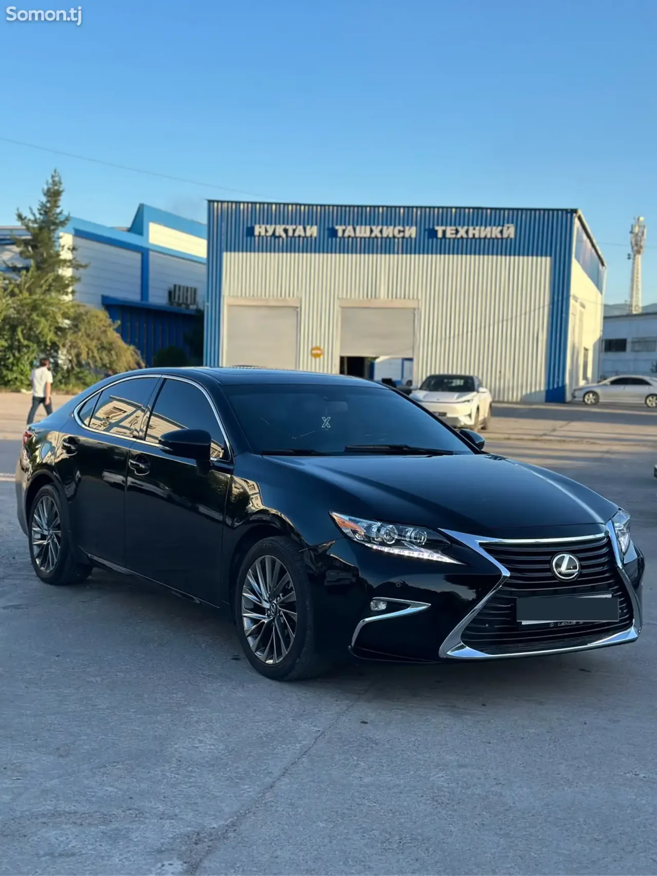 Lexus ES series 2015 · 3.5 AT