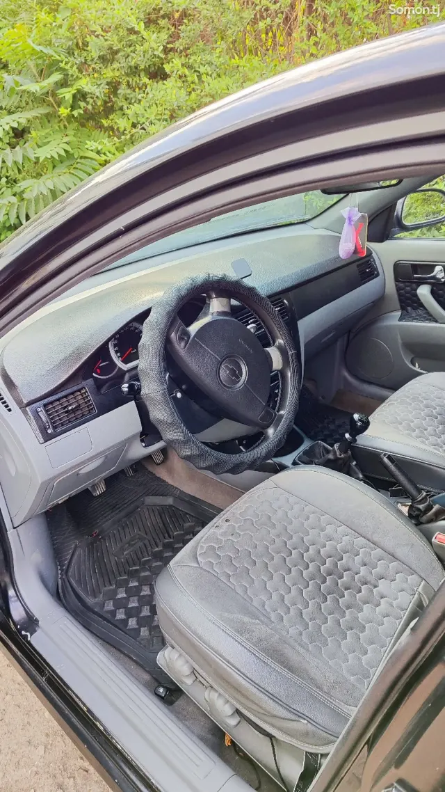 Chevrolet Lacetti 2007 · 1.6 MT