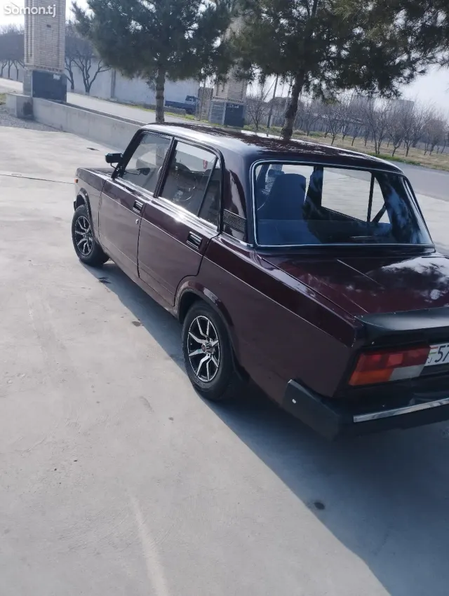 Lada (ВАЗ) 2107 2008 · 1.7 MT
