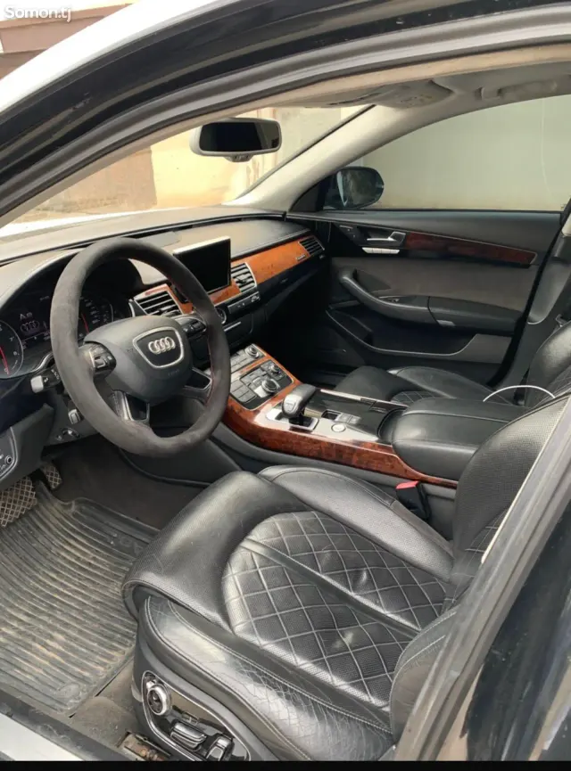 Audi A8 2012 · 3.0 AT