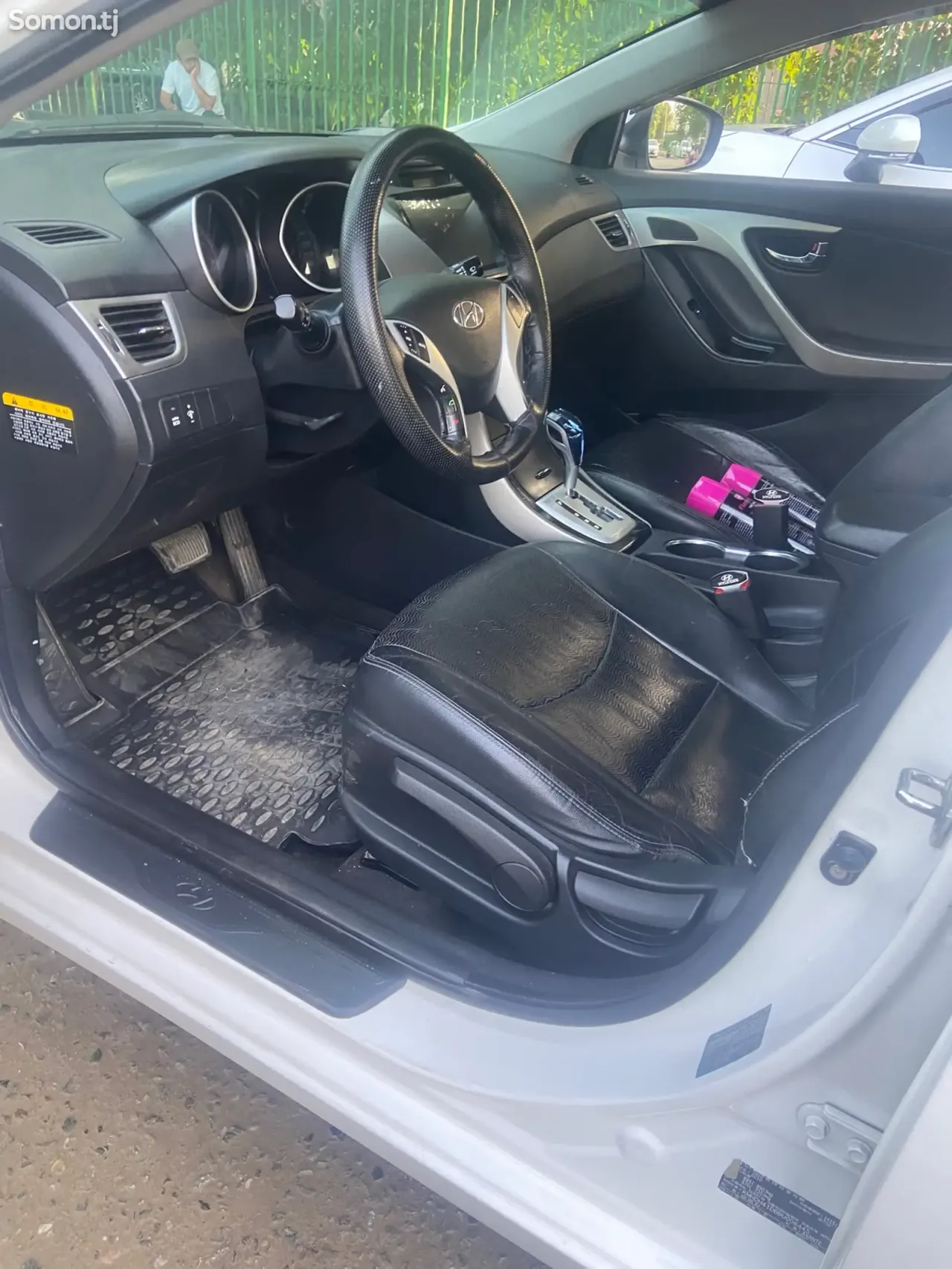 Hyundai Avante 2011 · 1.6 AT