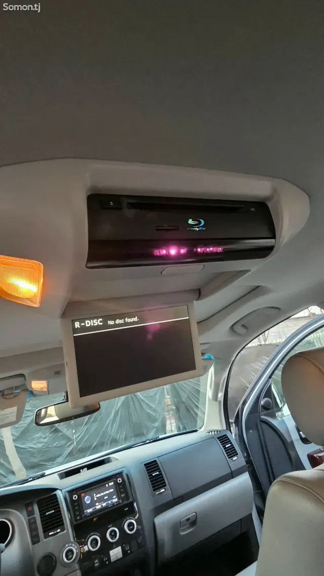 Toyota Sequoia 2018 · 5.7 AT