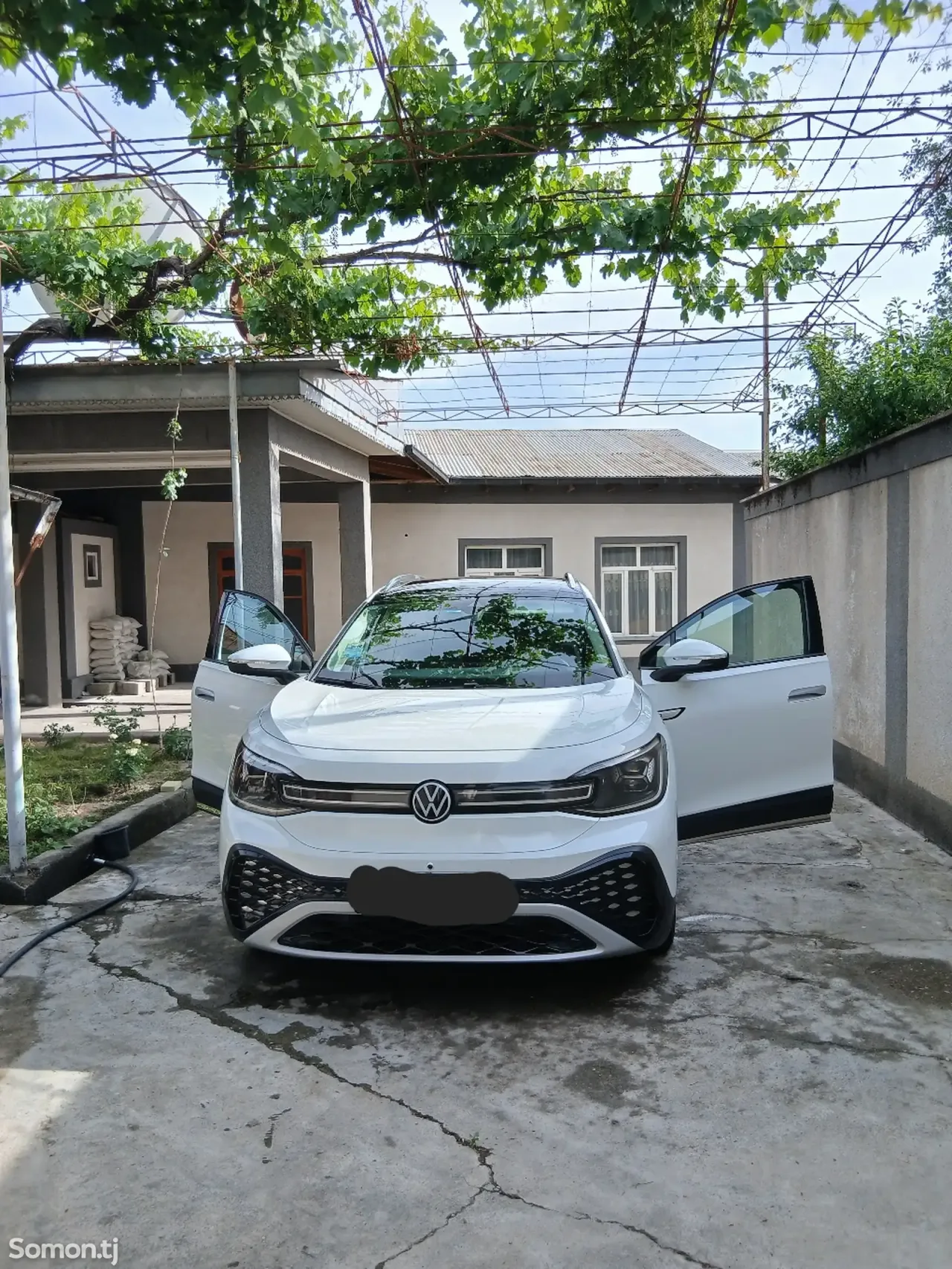Volkswagen ID.6 2022 · AT