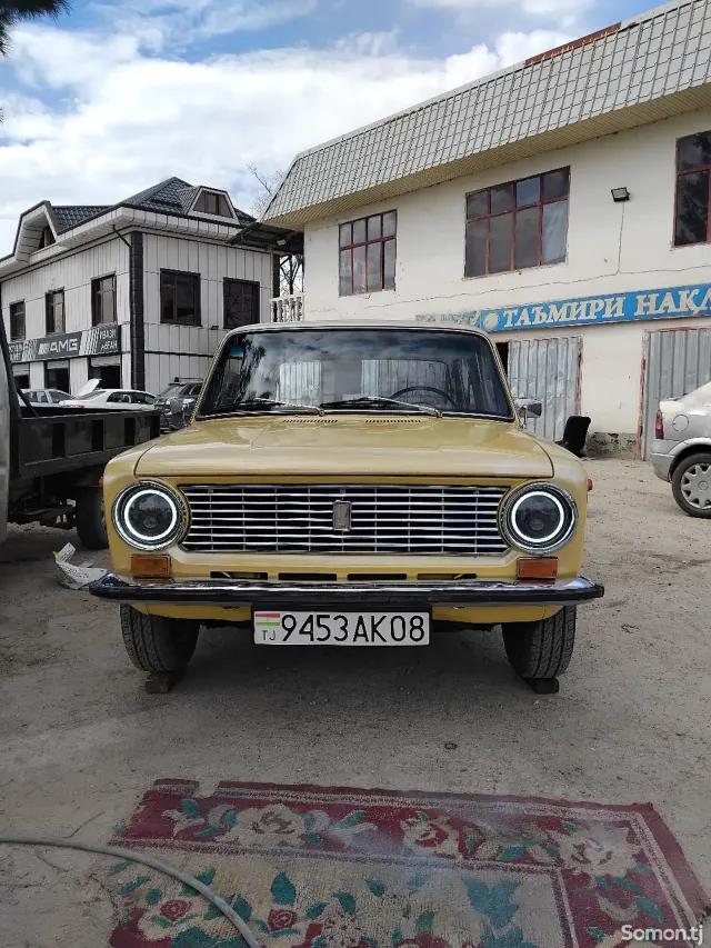 Lada (ВАЗ) 2111 1985 · 1.6 MT