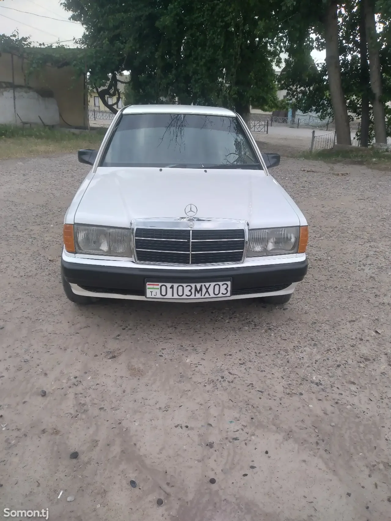 Mercedes-Benz W201 1991 · 2.2 MT