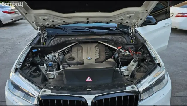 BMW X5 M 2015 · 5.0 AT