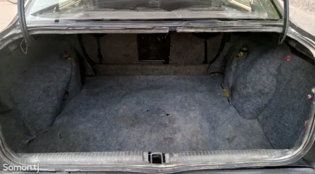 Opel Vectra A 1994 · 1.6 MT