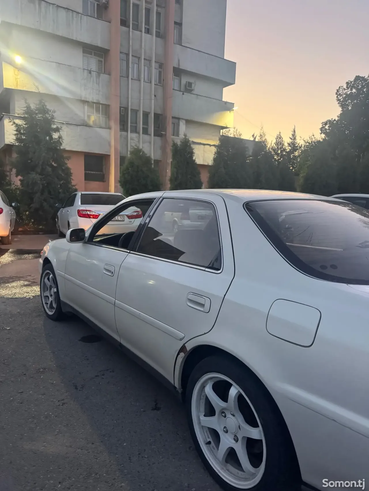 Toyota Cresta 1998 · 2.5 AT