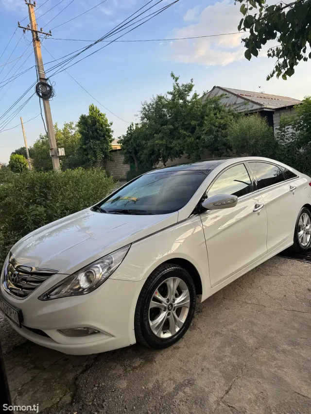 Hyundai Sonata 2011 · 2.0 AT