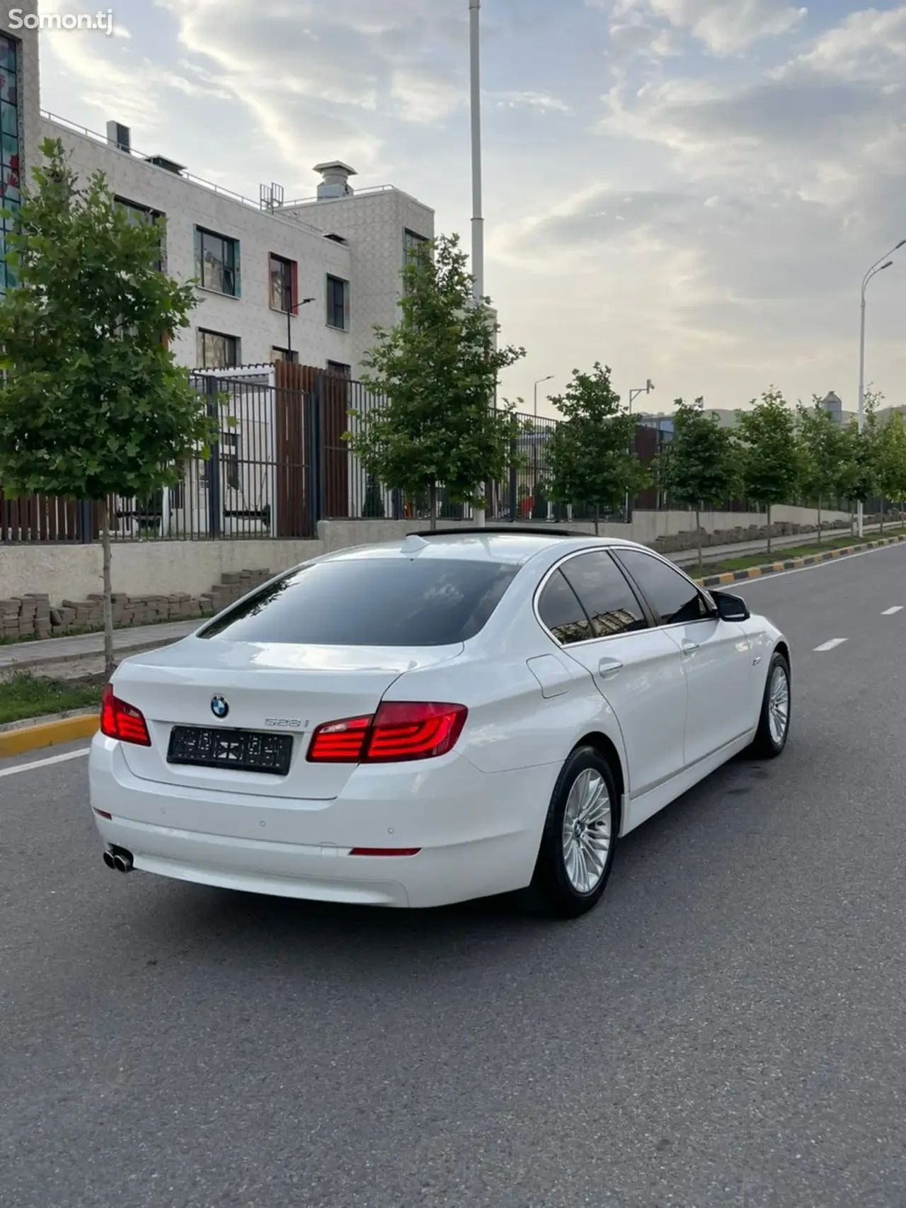 BMW 5 series 2014 · 2.0 AT
