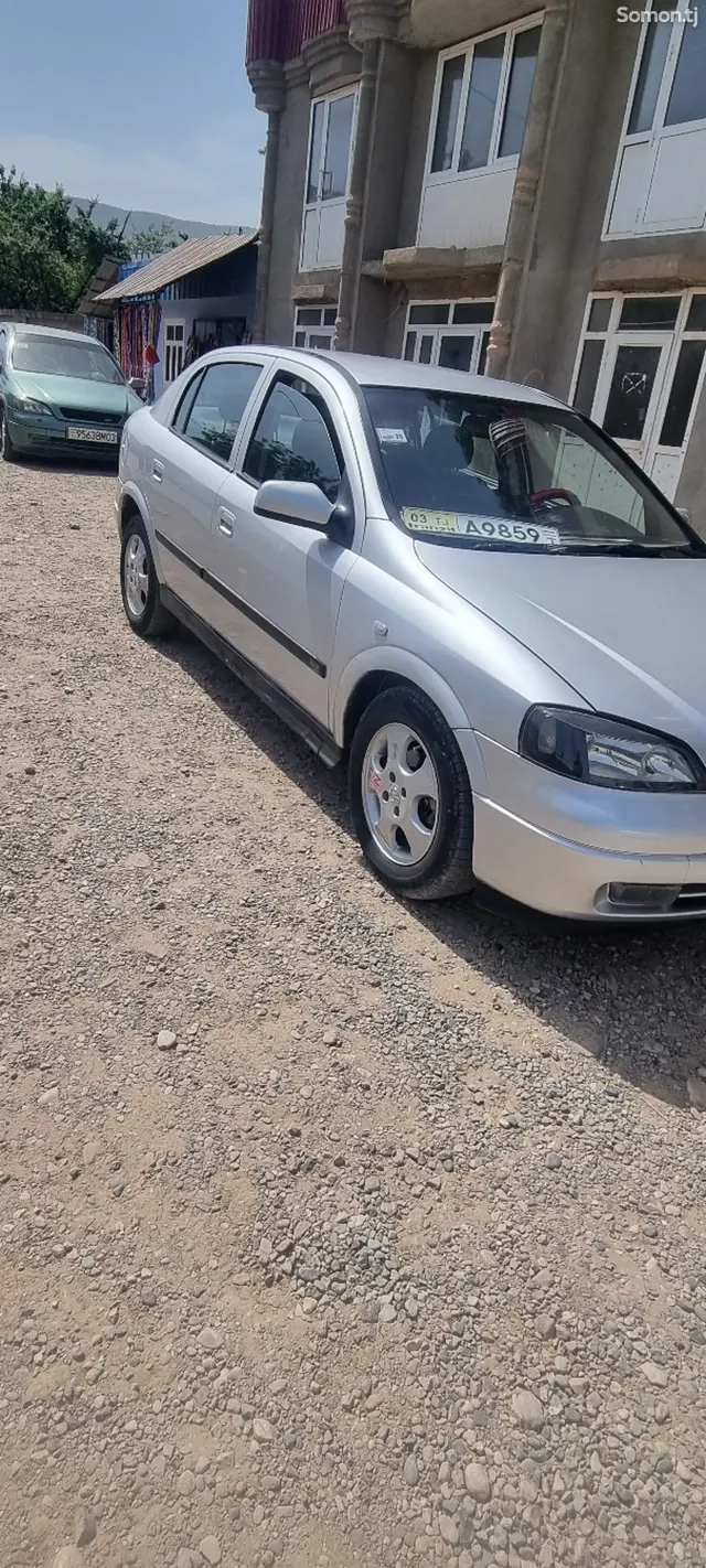 Opel Astra G 1999 · 1.6 MT