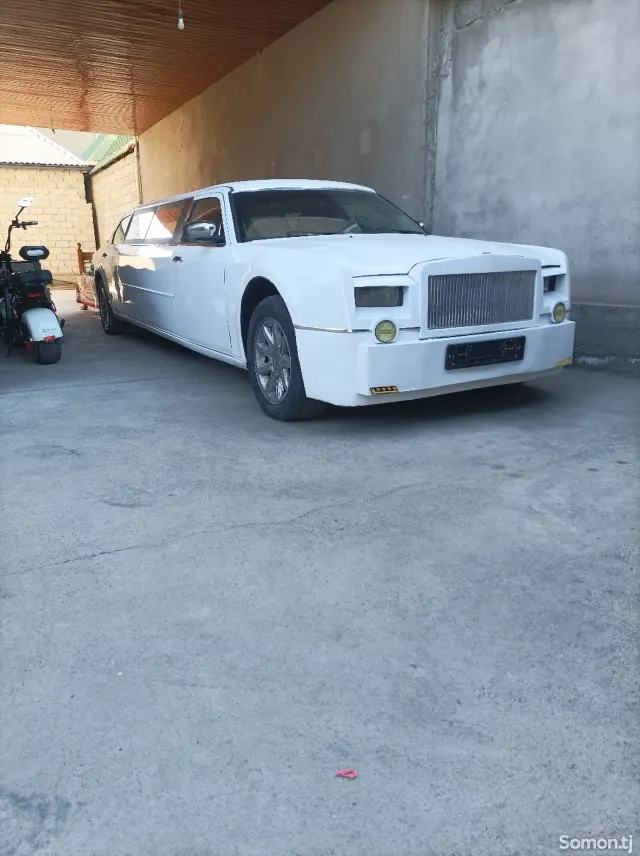 Chrysler 300C 2005 · 5.7 AT