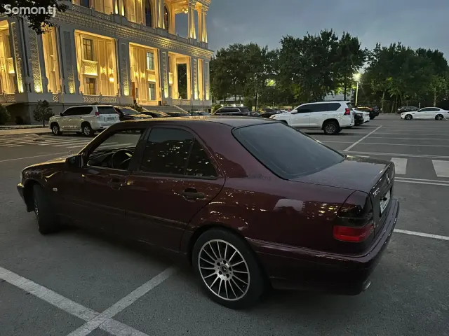 Mercedes-Benz C class 1999 · 2.0 AT