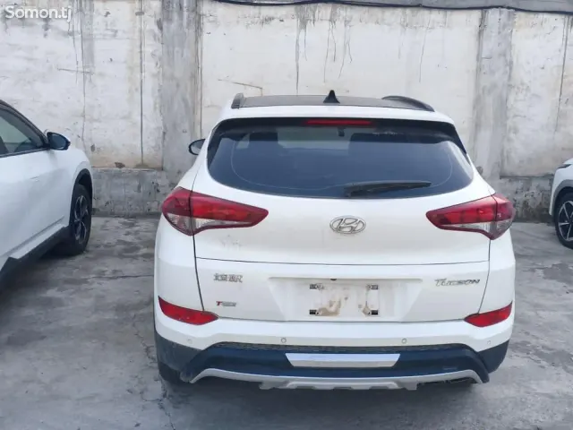 Hyundai Tucson 2016 · 1.6 AT