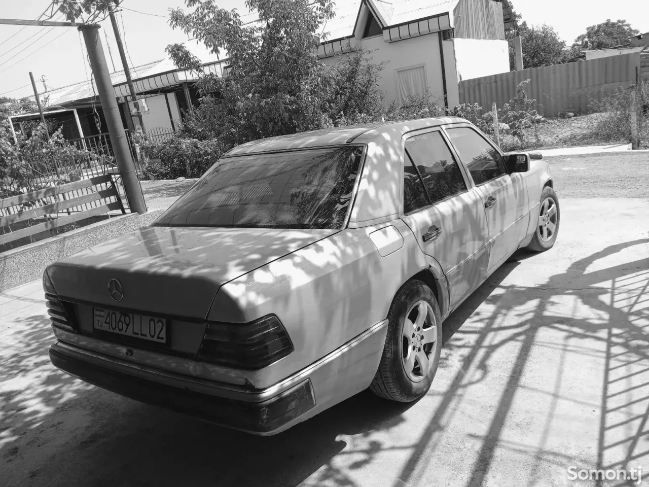 Mercedes-Benz W124 1993 · 2.0 MT