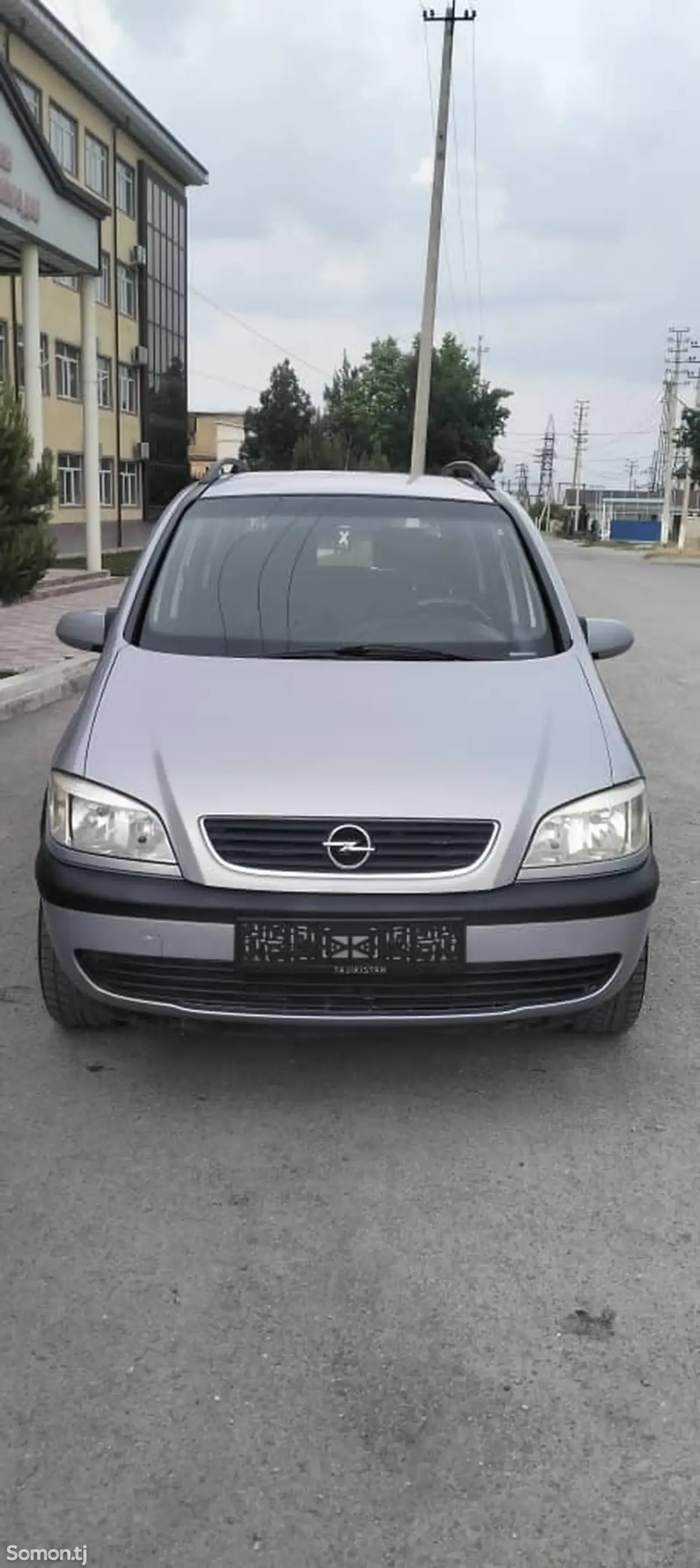 Opel Zafira 1999 · 1.6 MT