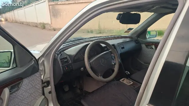 Mercedes-Benz C class 1994 · 1.8 MT