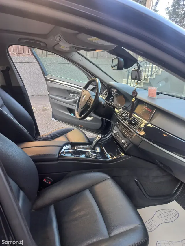 BMW 5 series 2015 · 2.0 AT