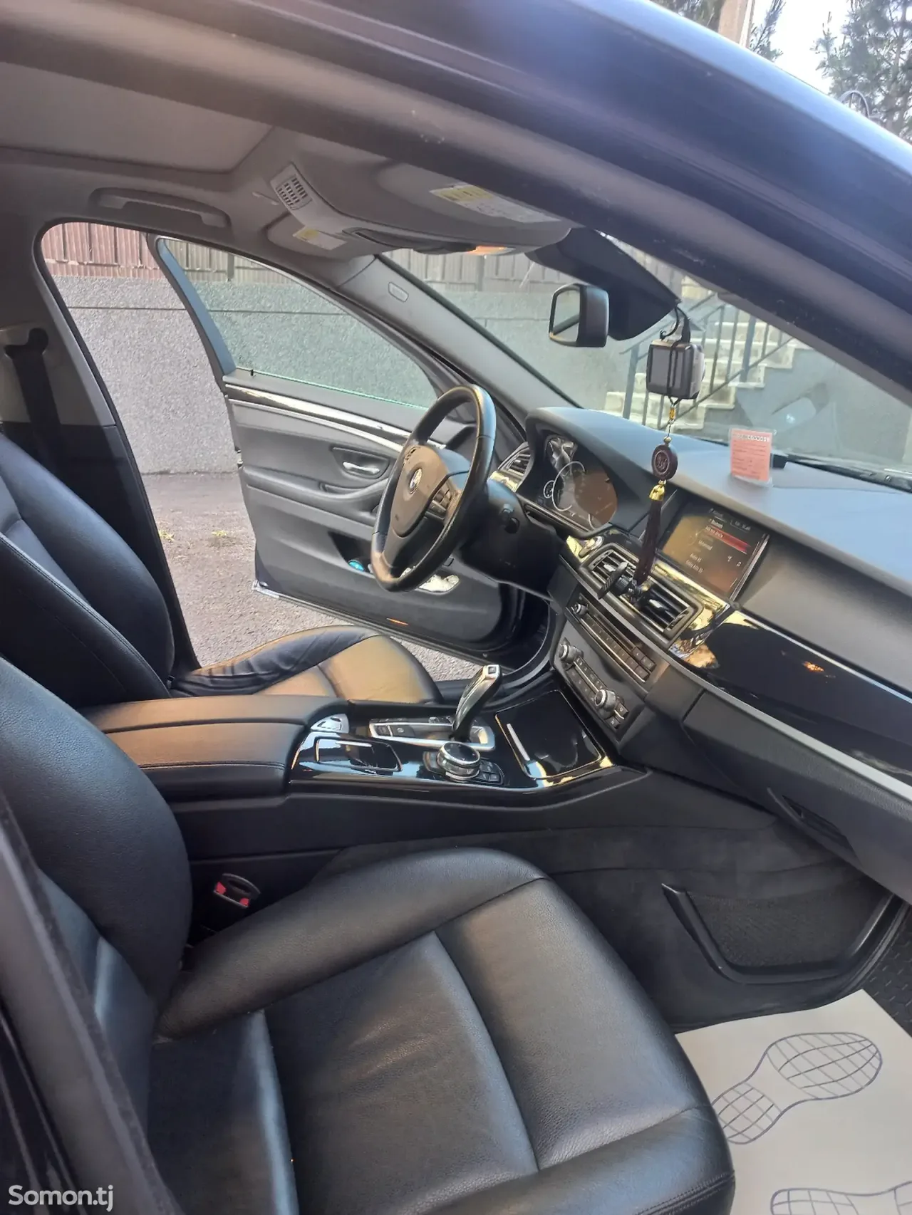BMW 5 series 2015 · 2.0 AT