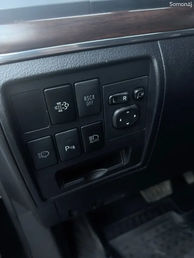 Toyota Land Cruiser 2016 · 4.7 AT