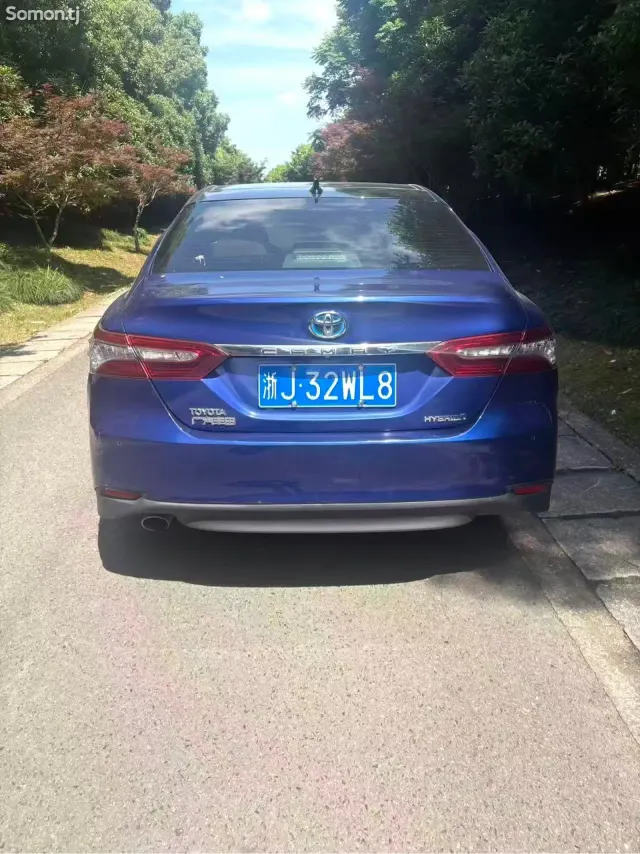 Toyota Camry 2018 · 2.5 AT