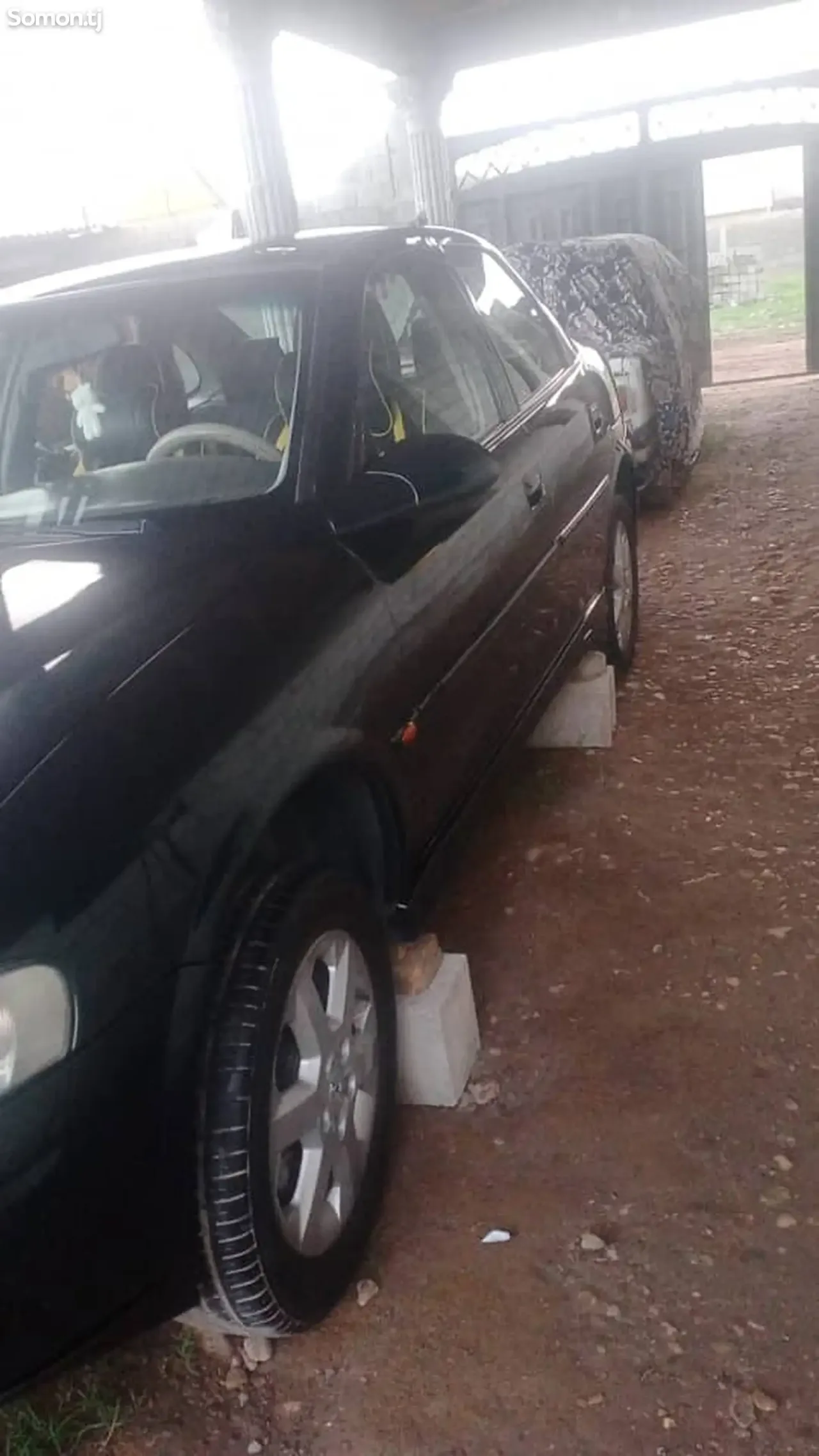 Opel Vectra B 1999 · 2.0 MT