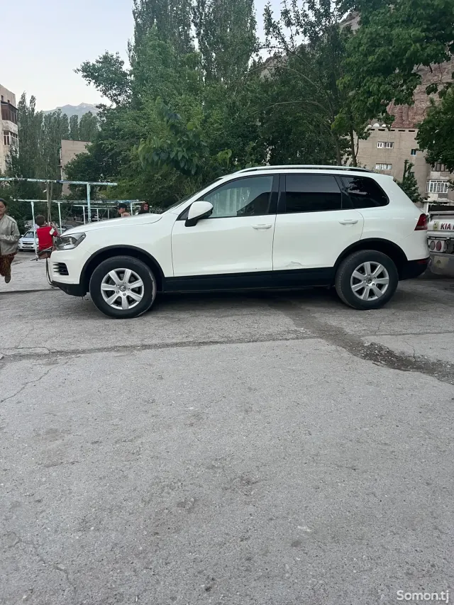 Volkswagen Touareg 2011 · 3.6 AT