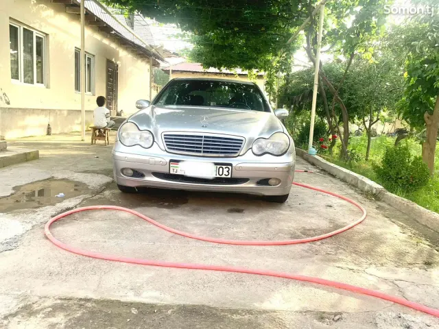 Mercedes-Benz C class 2003 · 2.4 AT