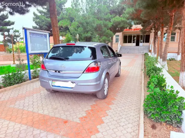 Opel Astra H 2008 · 1.8 MT
