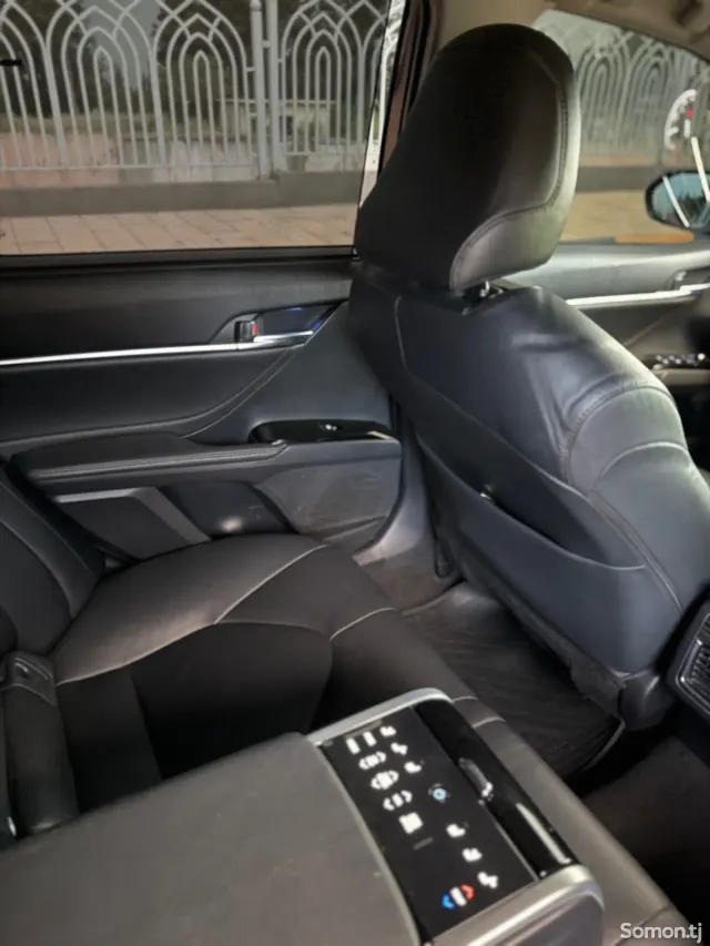 Toyota Camry 2019 · 3.5 AT