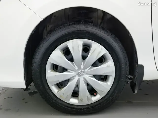 Toyota Yaris 2017 · AT