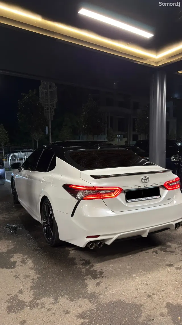 Toyota Camry 2022 · 2.5 AT