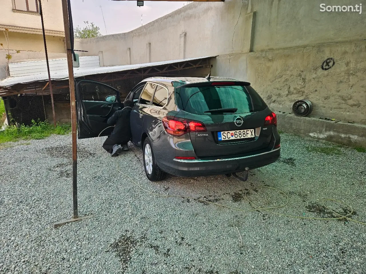 Opel Astra J 2015 · 1.6 MT
