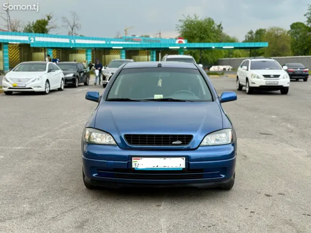 Opel Astra G 2001 · 1.6 MT