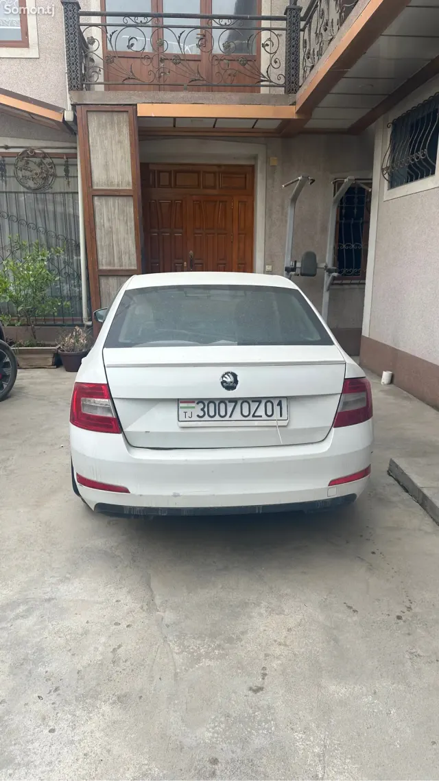 Skoda Octavia 2015 · 1.6 AT