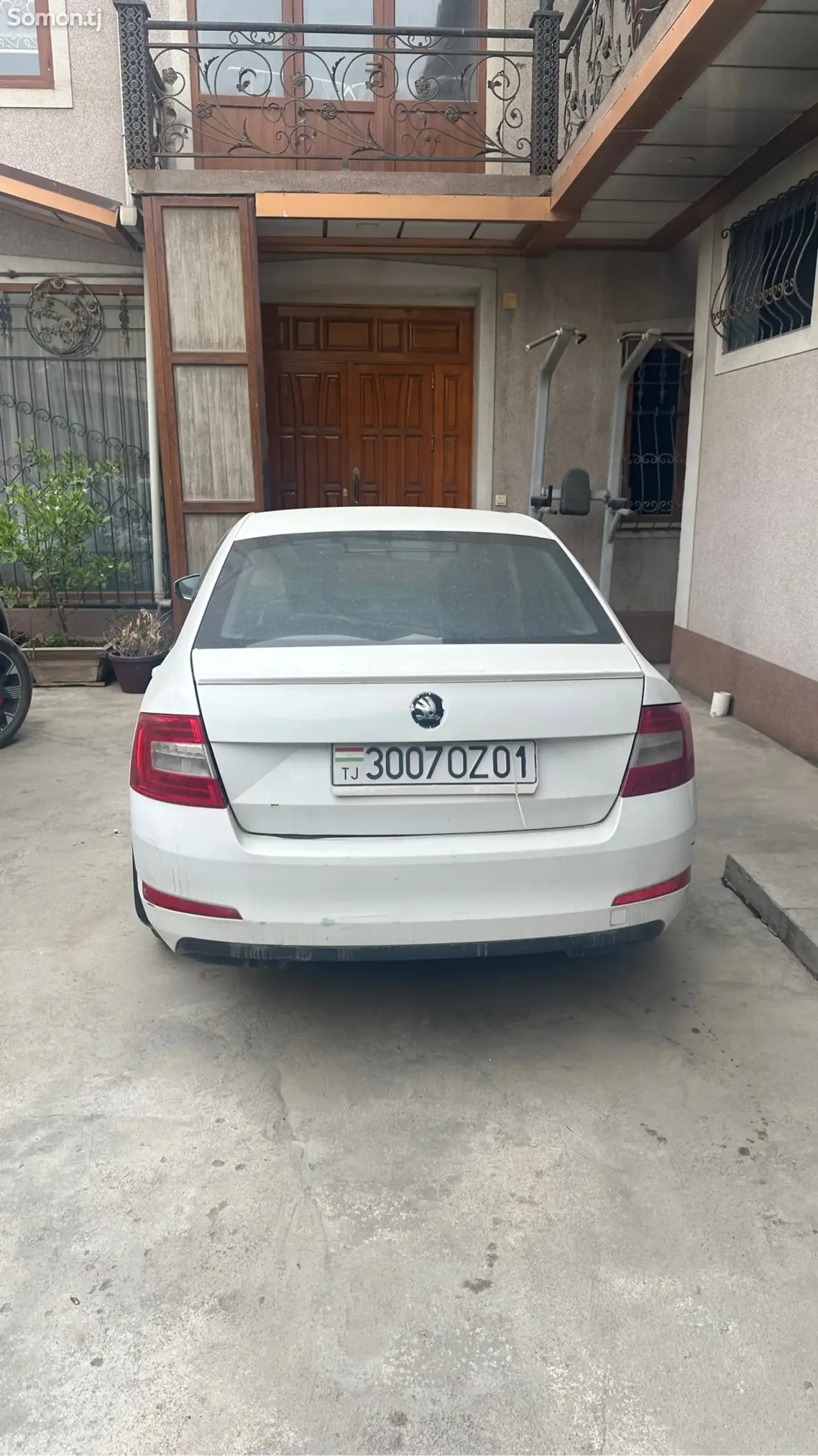 Skoda Octavia 2015 · 1.6 AT