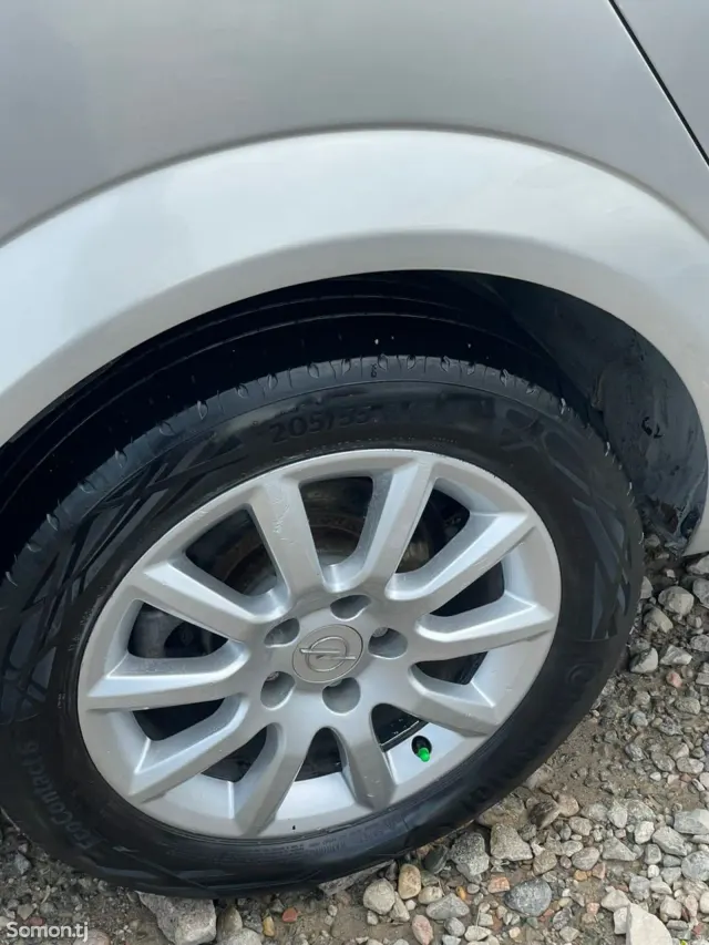 Opel Astra H 2007 · 1.6 MT