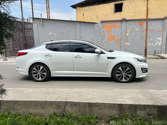 Kia K5 2011 · 2.0 AT