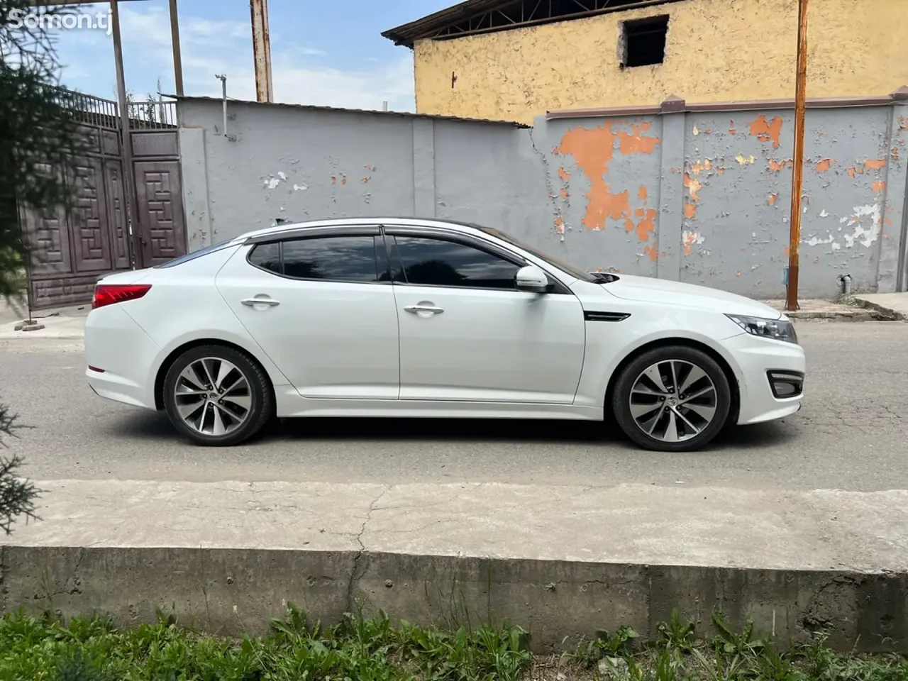 Kia K5 2011 · 2.0 AT